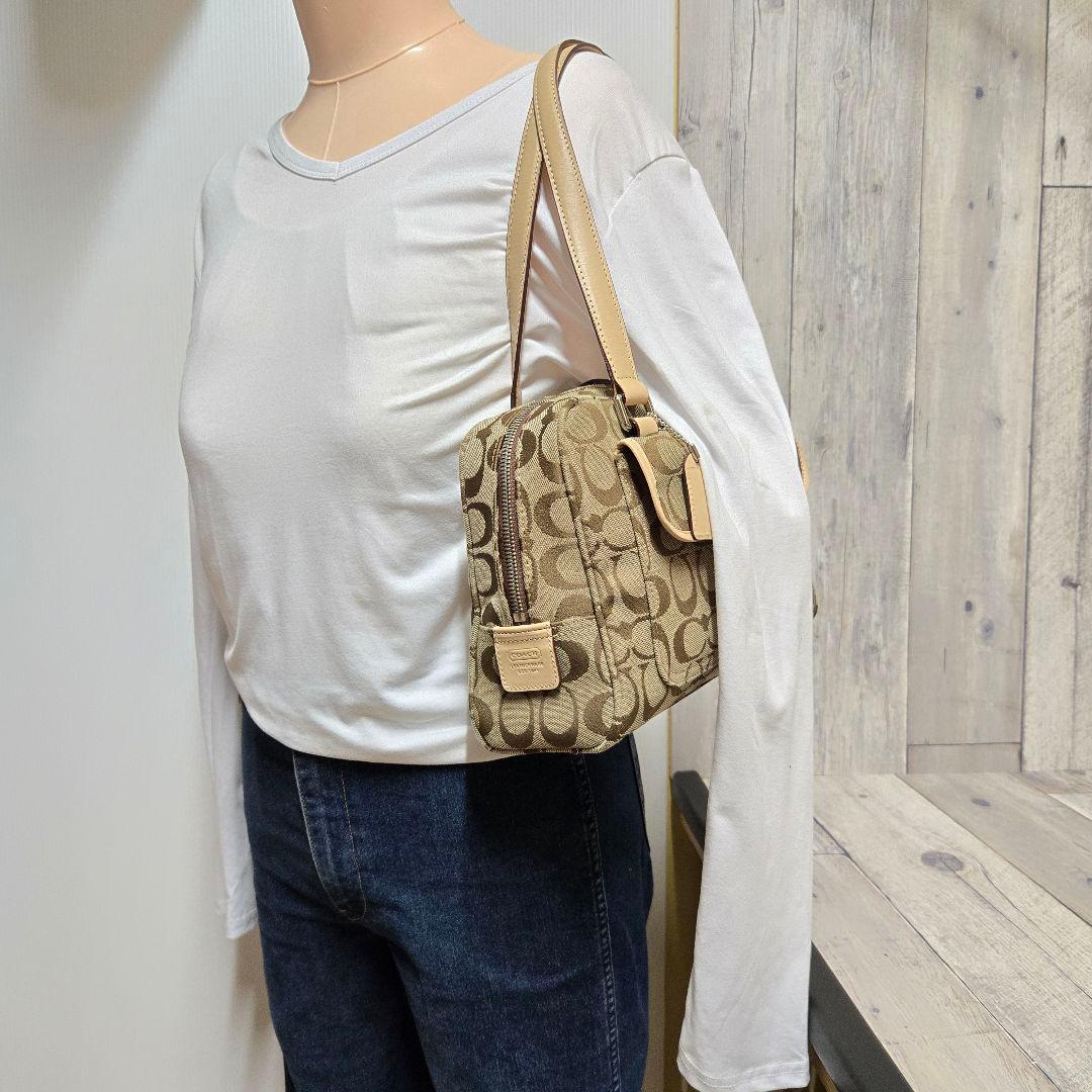 COACH　コーチ　ハンドバッグ　ショルダー　肩掛け　シグネチャー　【極美品】