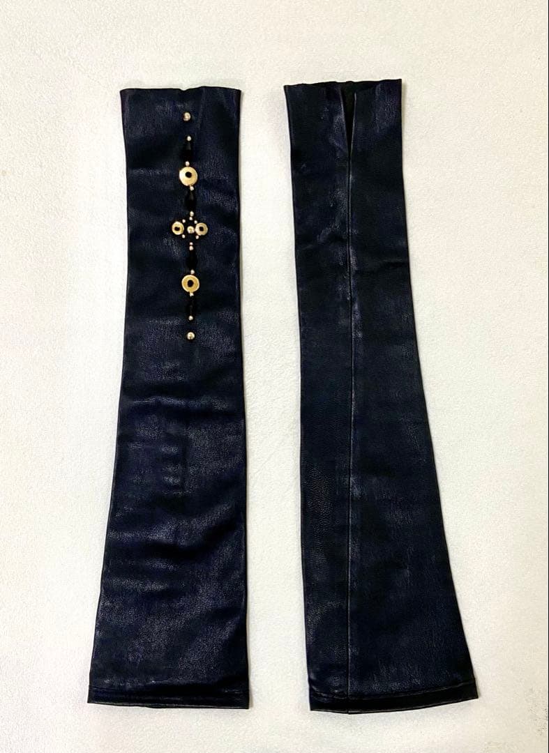 NaShI’Madeさま専用 黒のレザー風アームカバー 金色装飾付き