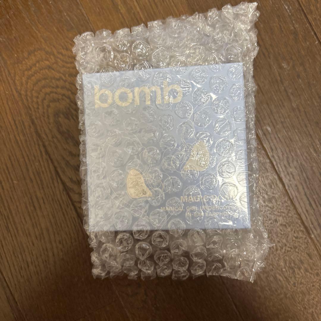 新品未開封ILLIT 3rd Mini Album [bomb] イヤモニ風