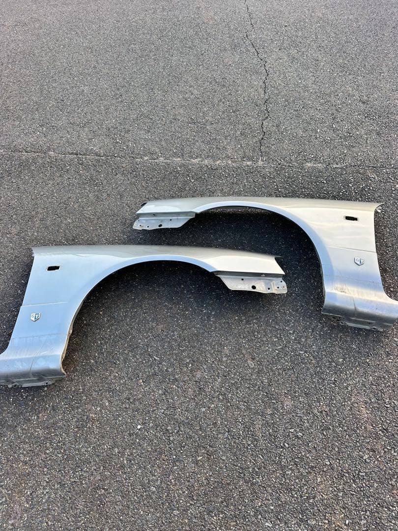 R34 4ドア フロントフェンダー シルバー 2枚セット