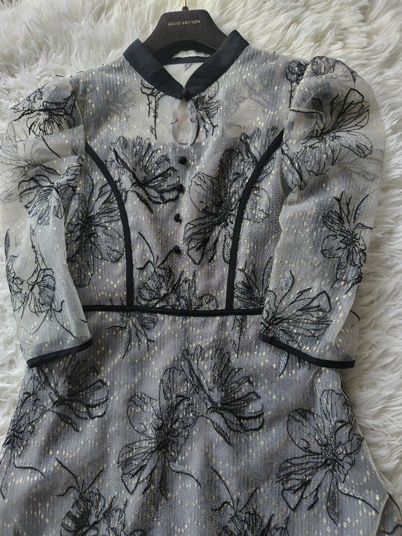 美品✨️lejaパイピングプチハイネック花柄刺繍ラメレースロングドレスワンピース