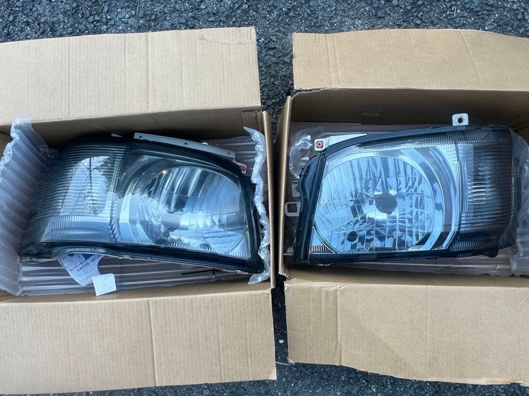 ハイエース　2型　スモーク塗装ヘッドライト　大阪府発