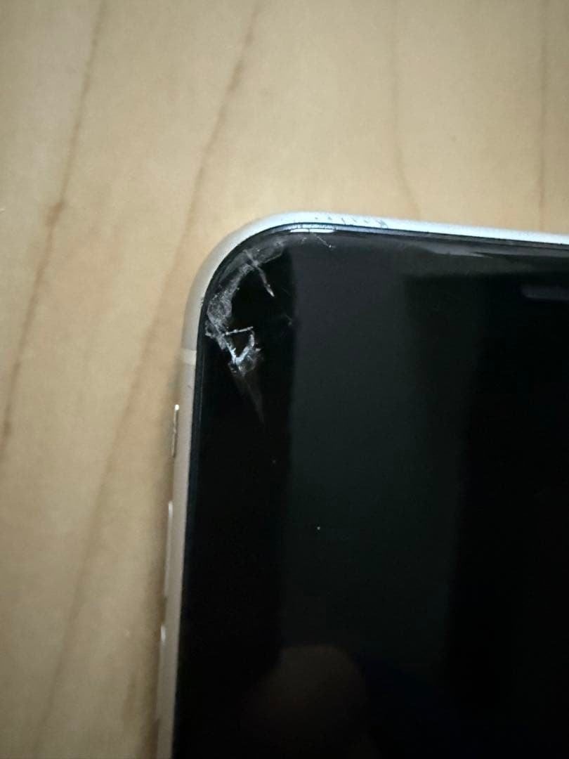 Apple iPhone 11 ホワイト 画面傷ありジャンク64G SIMフリー