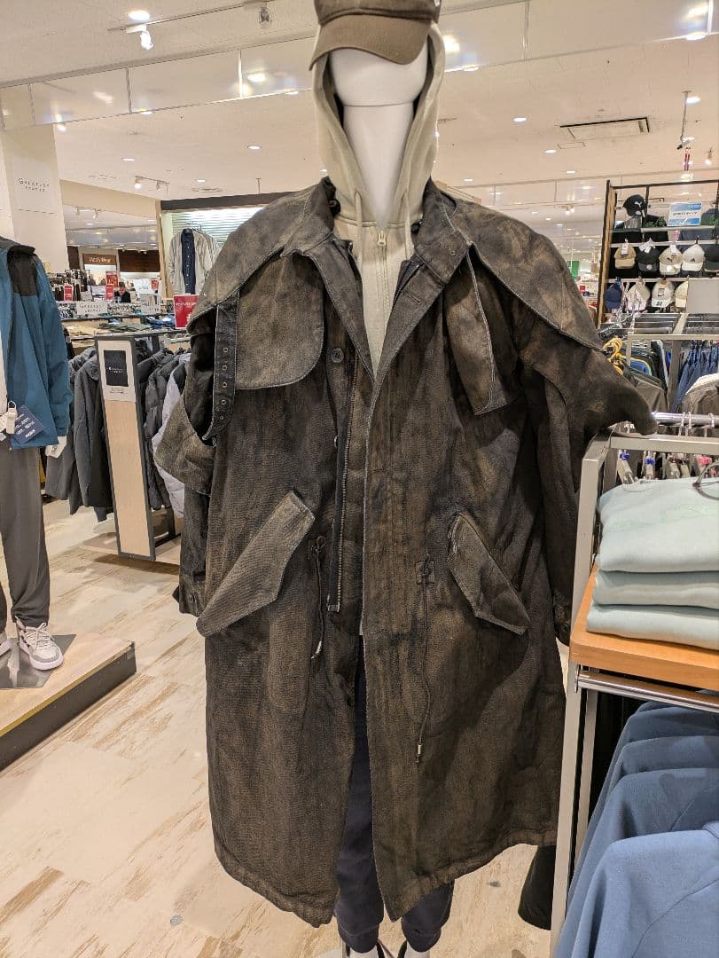 ぽ*よ様 ブランド名、ジョン・ガリアーノ、 過去にショー出品歴有り。 綺麗な状態