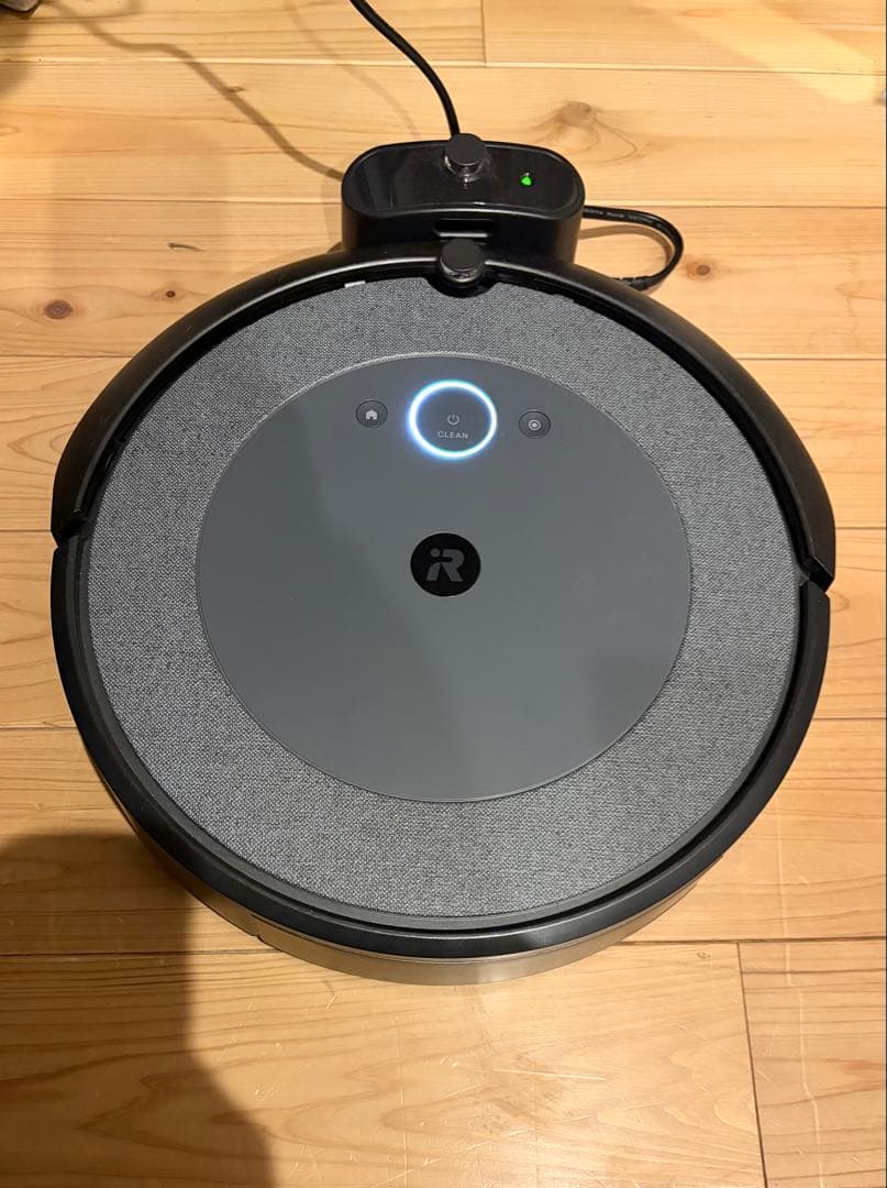ルンバi3本体+AC電源充電ドック付き　部屋別に認識して掃除できるモデルです。