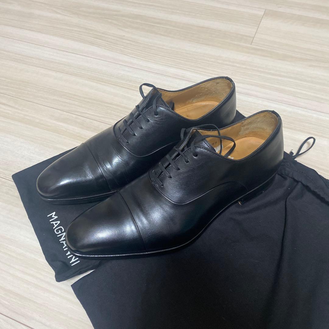 k*g様 年末年始特別価格　MAGNANNI ストレートチップ　ブラックカーフ
