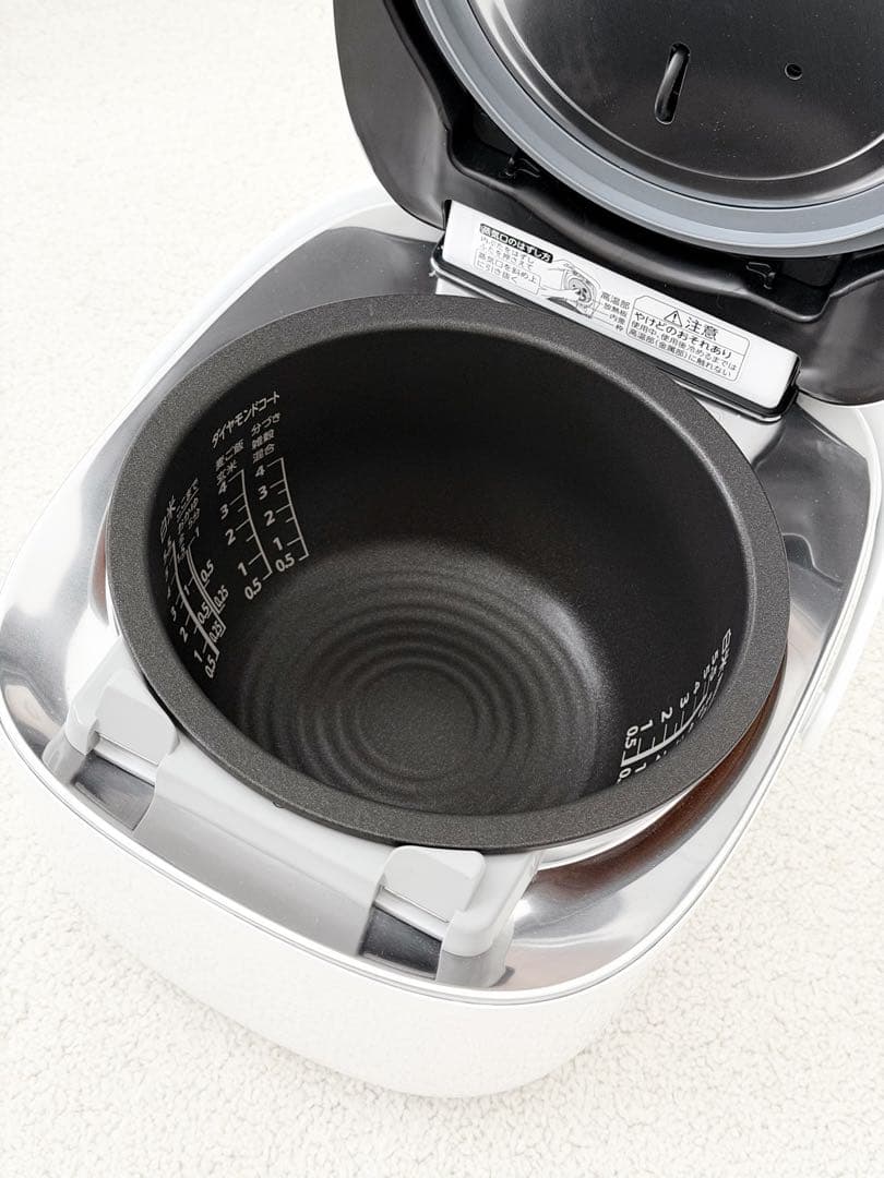 【美品】TOSHIBA 炊飯器 RC-10VSV(W)