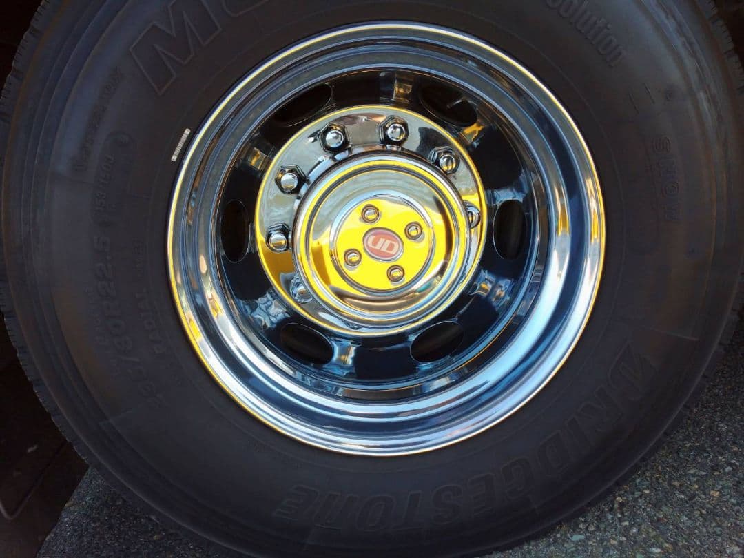 UD 純正 美品 センターキャップ クオン トレーラーヘッドで使用