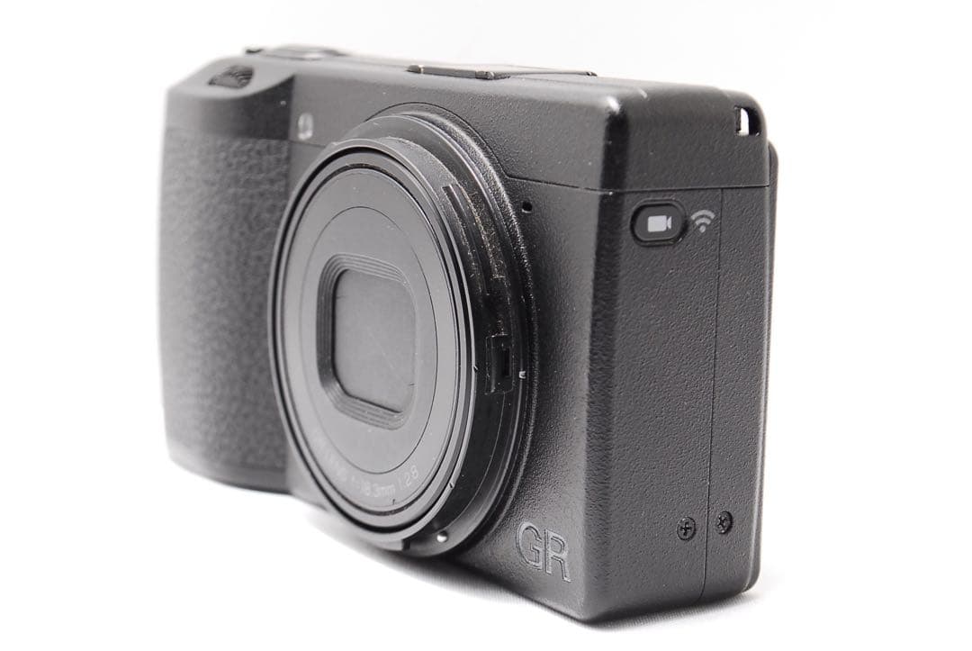 【人気コンデジ】RICOH GR Ⅲ 使用少 付属品多数 高性能 おしゃれ