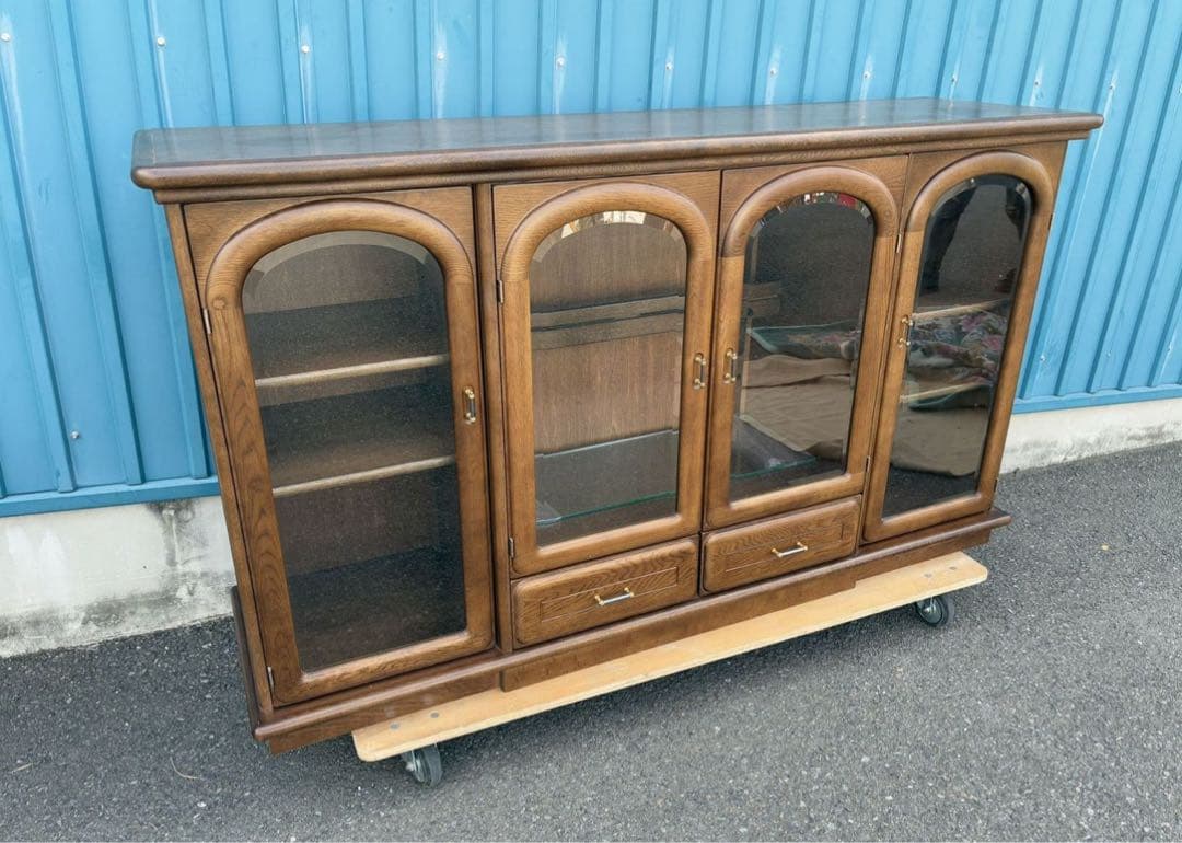 カリモク　照明付き　サイドボード　リビングボード　キャビネット　飾り棚　シェルフ