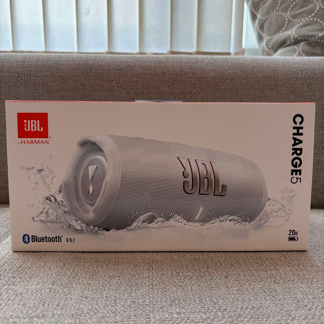 【新品】JBL CHARGE 5 Bluetoothスピーカー 防水　ホワイト