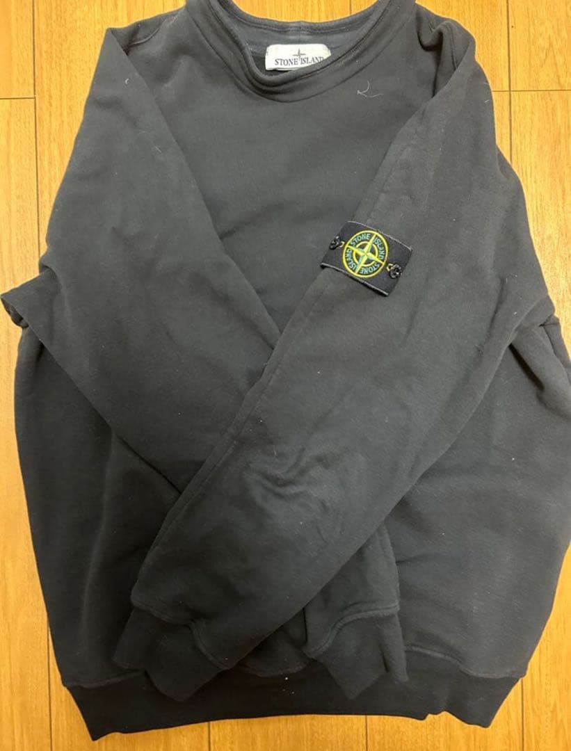 stone  トレーナー