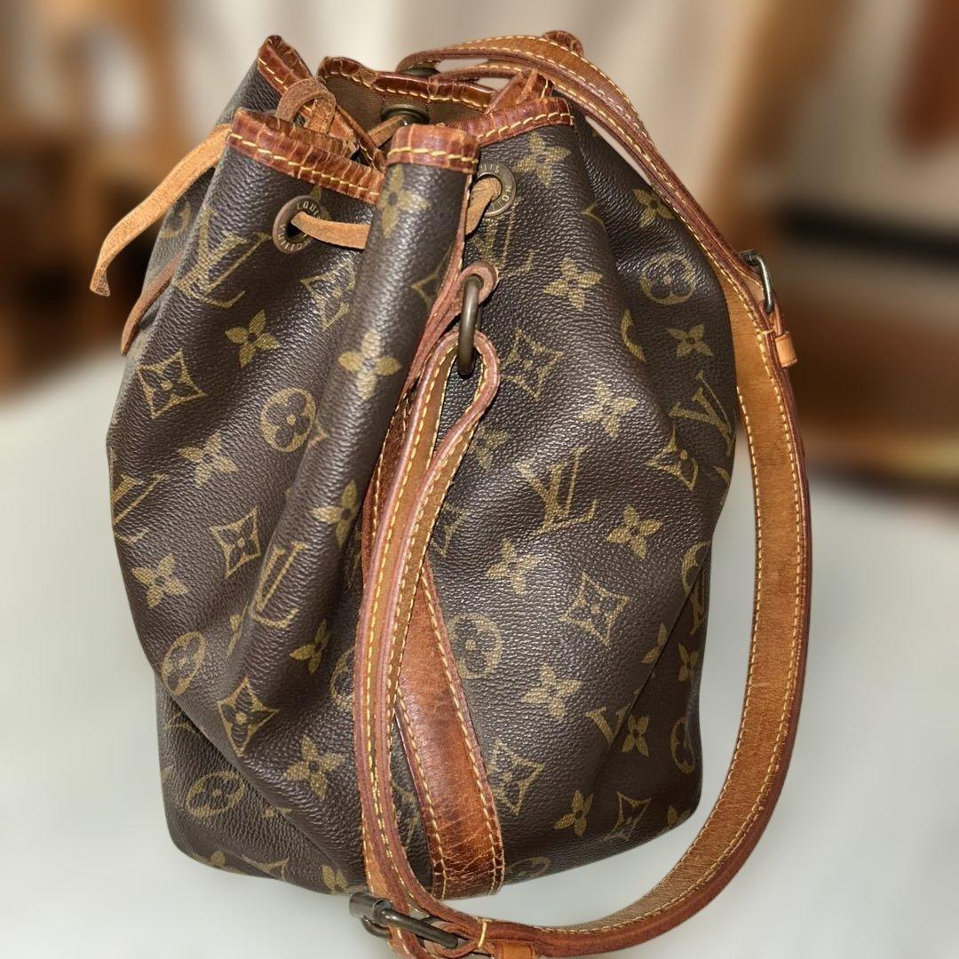 LOUIS VUITTON ショルダーバッグ　プチノエ モノグラム　巾着型