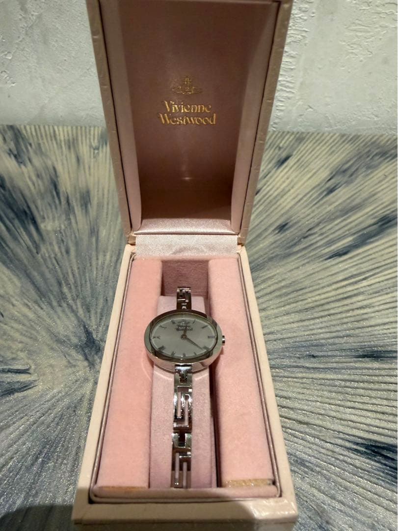 【極美品】Vivienne Westwood アナログ時計 シルバー