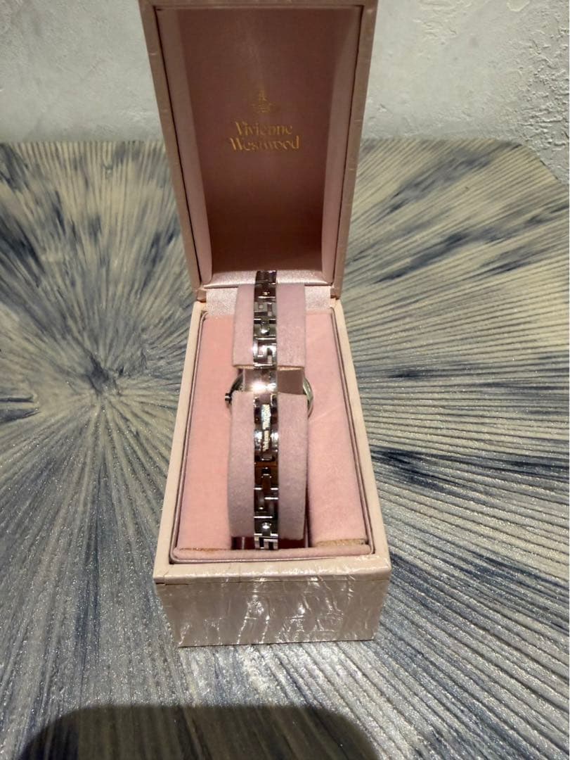 【極美品】Vivienne Westwood アナログ時計 シルバー