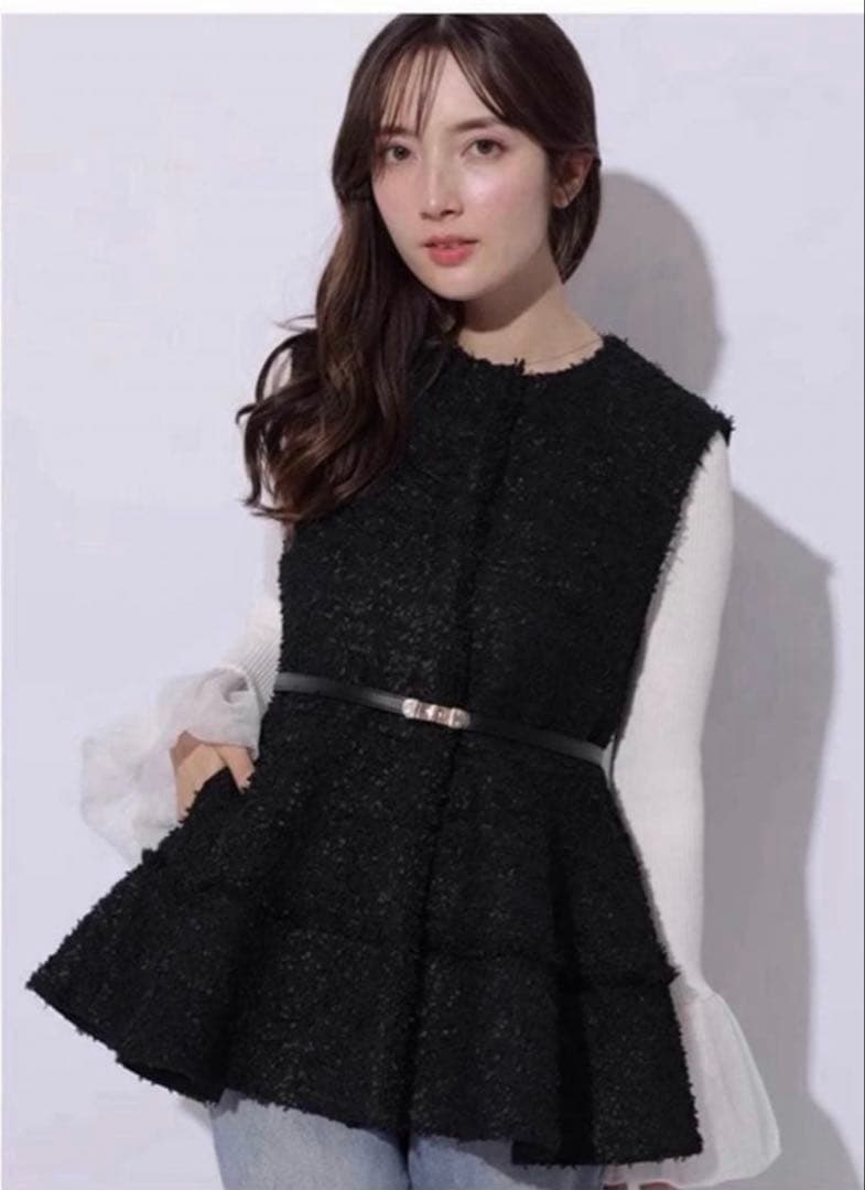 Apuweiser-riche ベルテッドツイードペプラムジレ