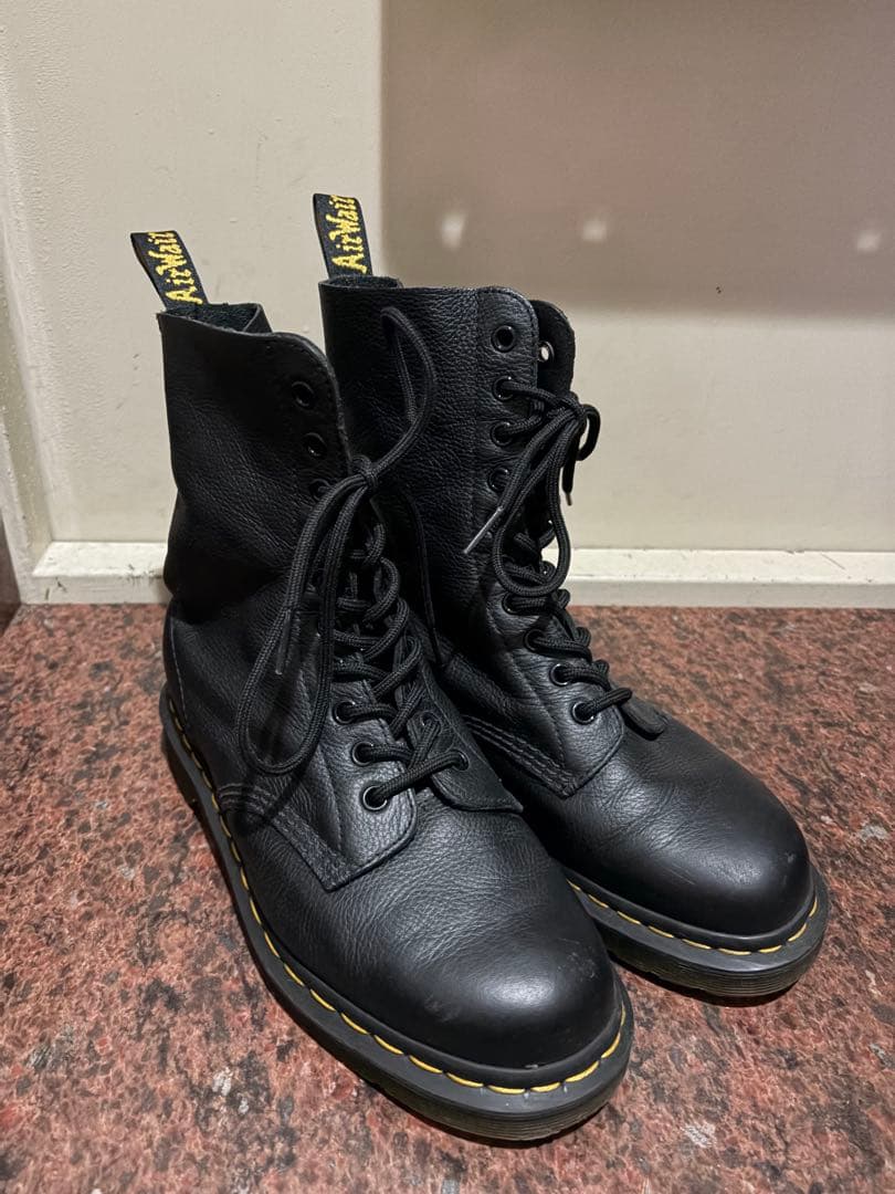 【美品】ドクターマーチン（柔らか本革素材）