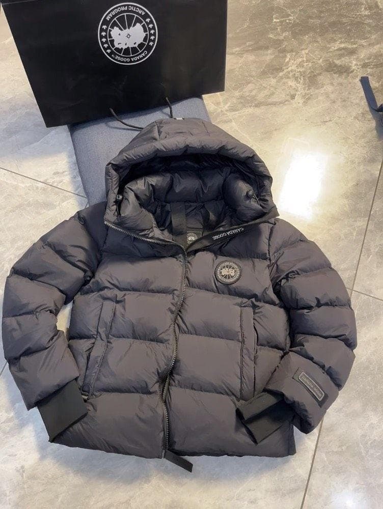 ブラックダウンジャケット