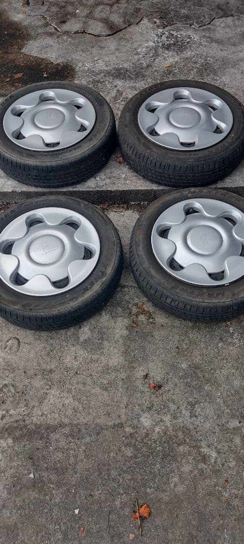 ラパンのホイルキャップ（タイヤと鉄チンはオマケ）