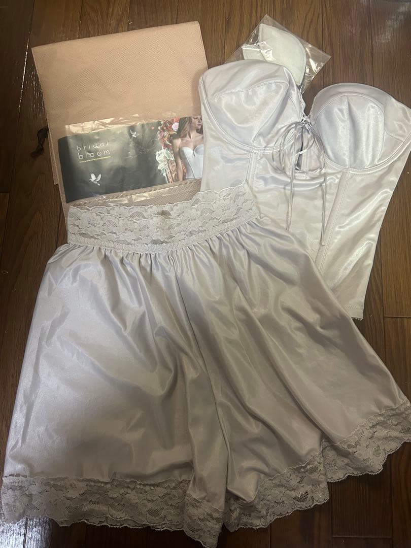 ブライダルインナーbridalbloom ビスチェF70 フレアパンツセット