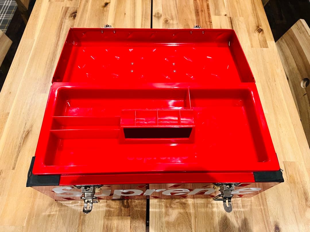 Supreme ダイヤモンドプレートツールボックス