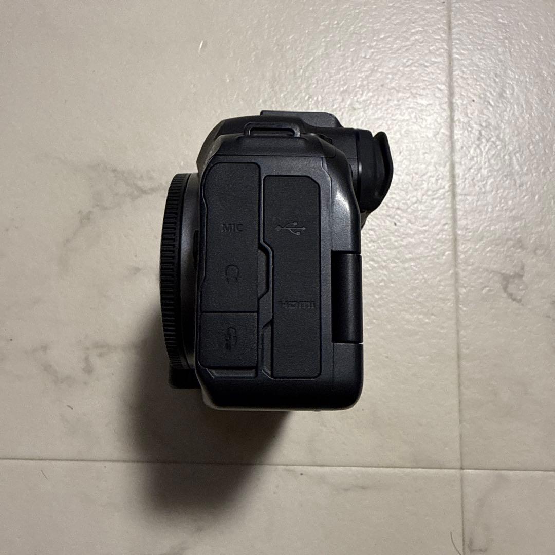 EOS R6 mark2 ボディ + バッテリーグリップ + バッテリー2個