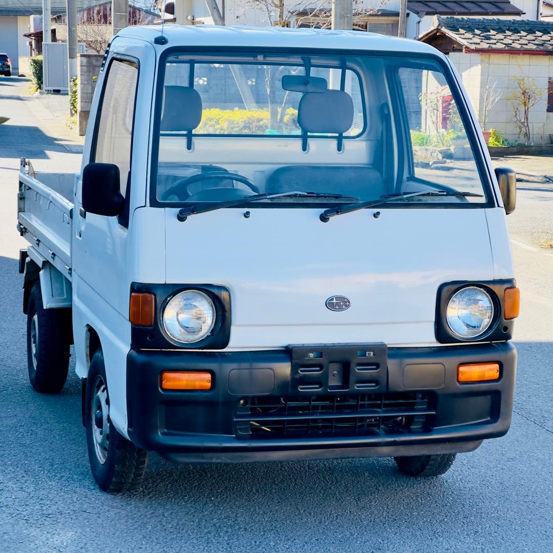 サンバーダンプ4WD、5速マニュアル、ELシフト、車検2年、走行3万キロ。