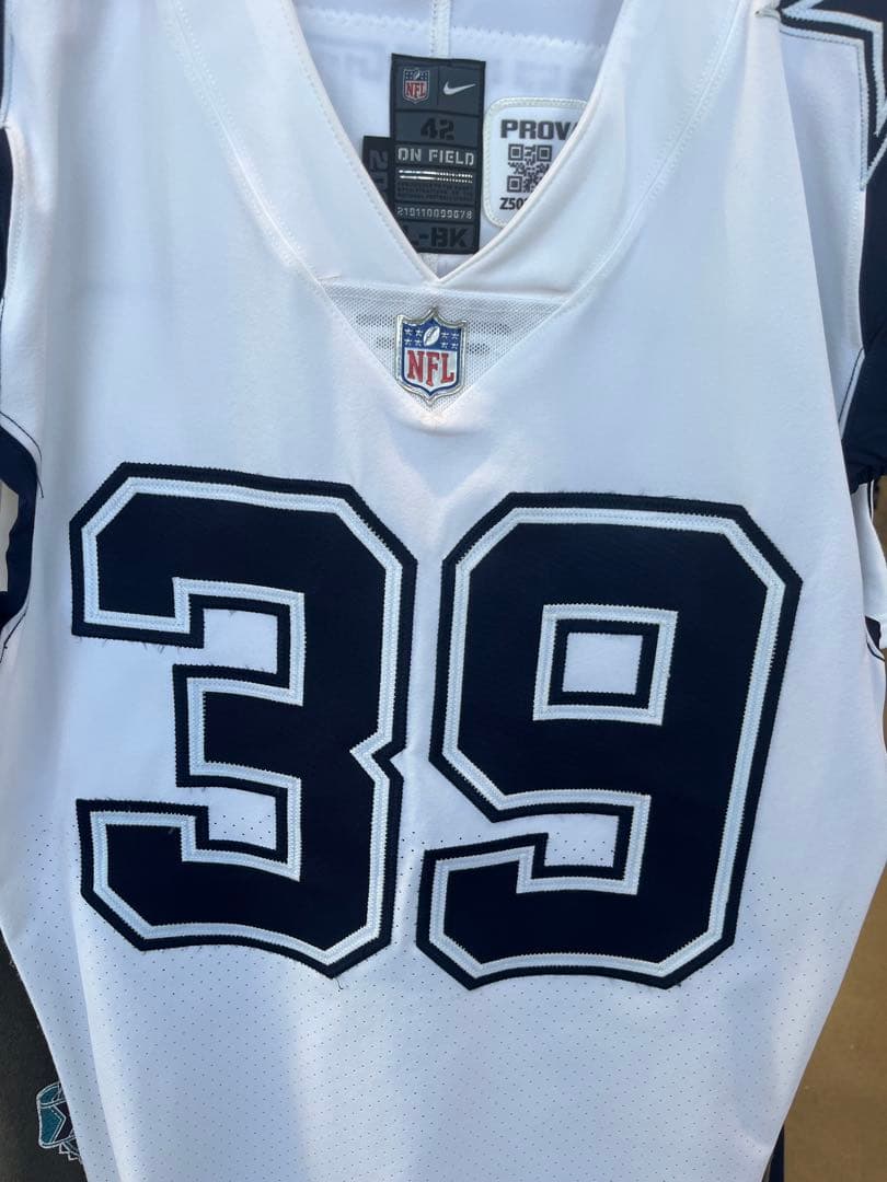 ダラス・カウボーイズ ユニフォーム 39番 42サイズ white選手