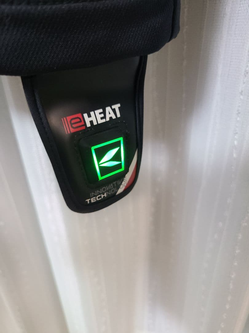 TAICHI E-HEATジャケット 黒/赤