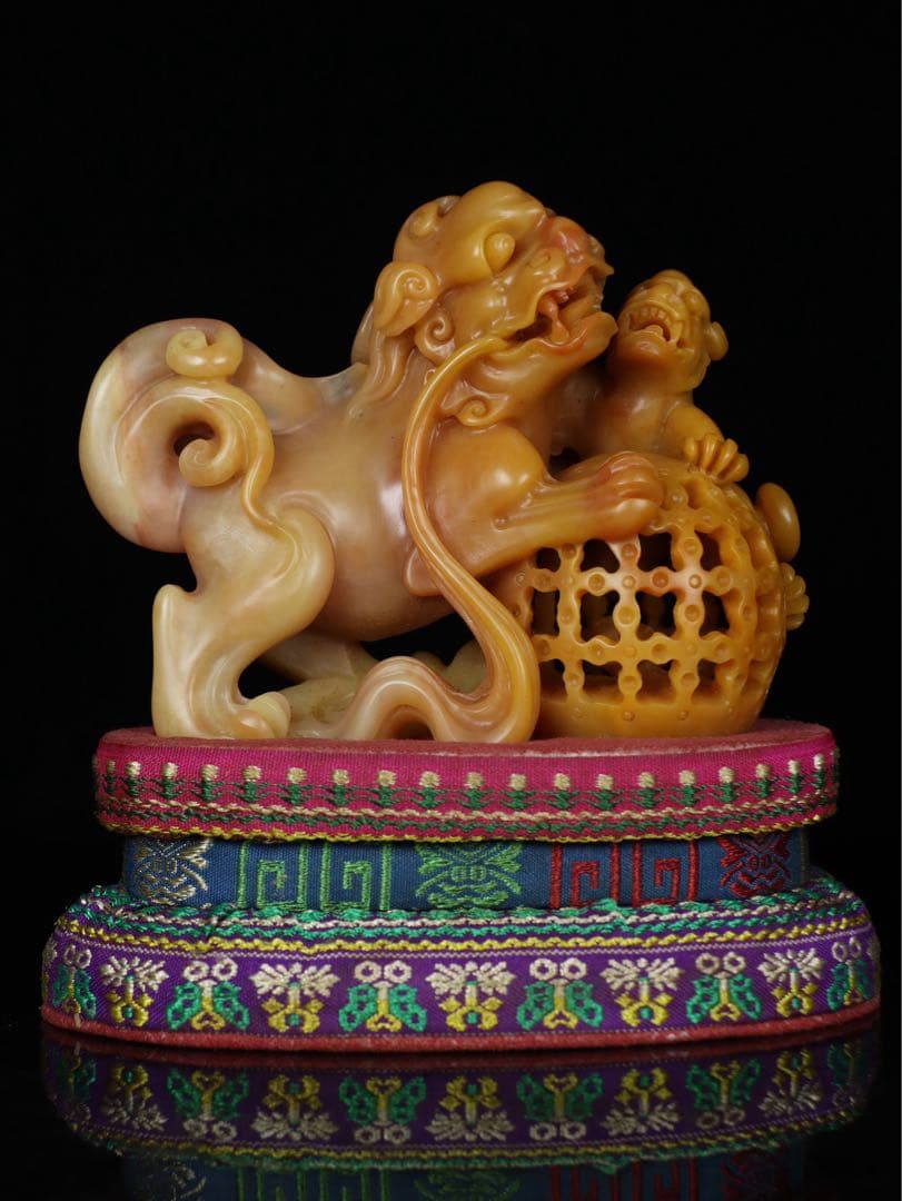 天然　寿山石 獅子・親子　透かし細工 極彫刻　置物　アンティーク　時代物