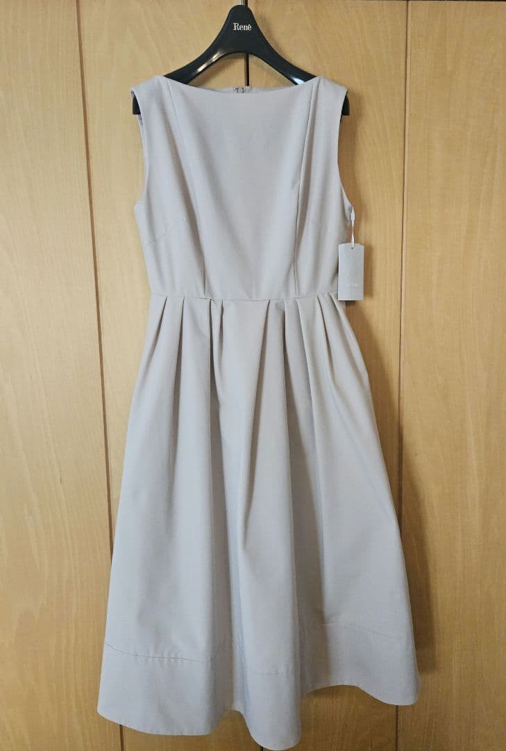 ⭐*迎様 新品　未使用　セルフォードワンピース