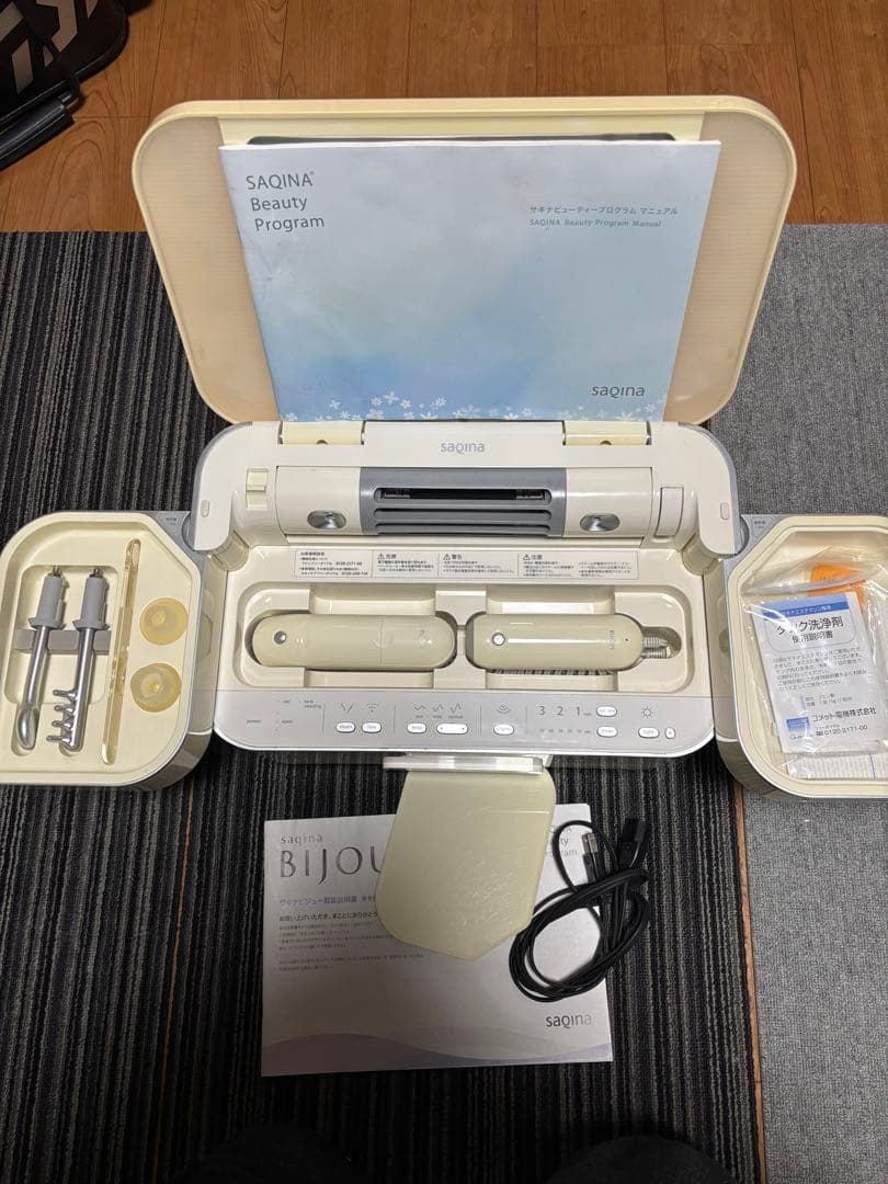 春　　saqina saqinabijou サキナビジュー 美顔器