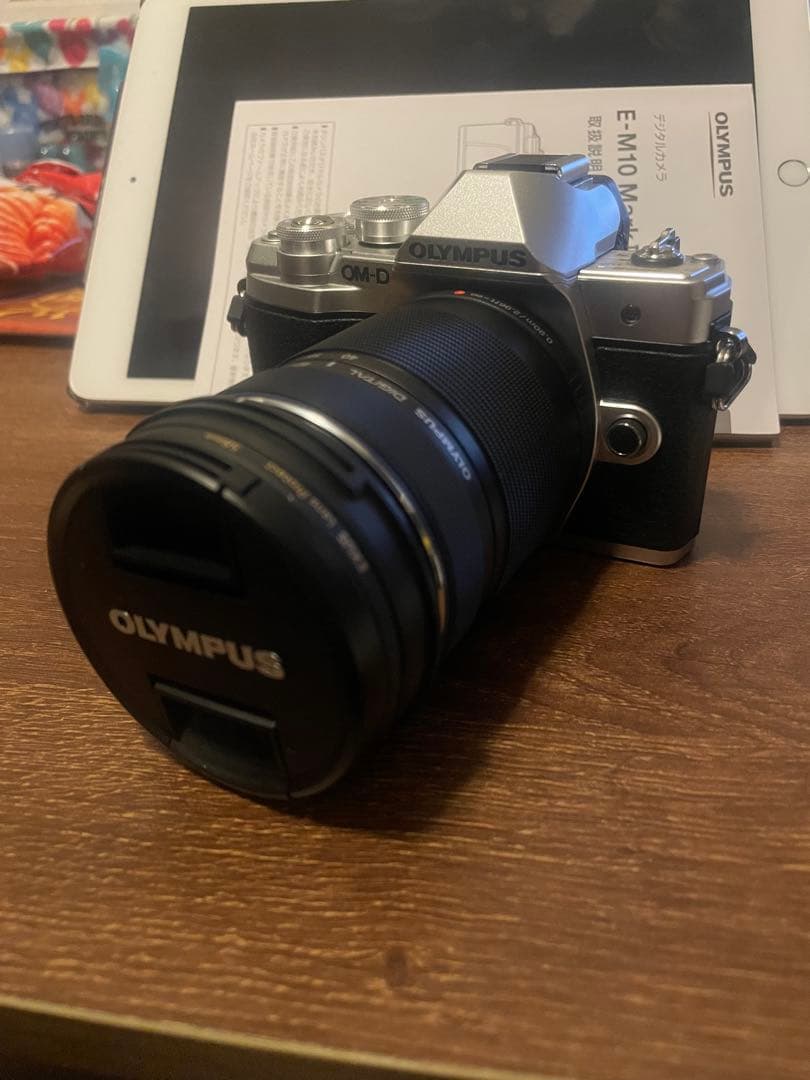 OLYMPUS E-M10 Mark 3シルバー ダブルズームキット