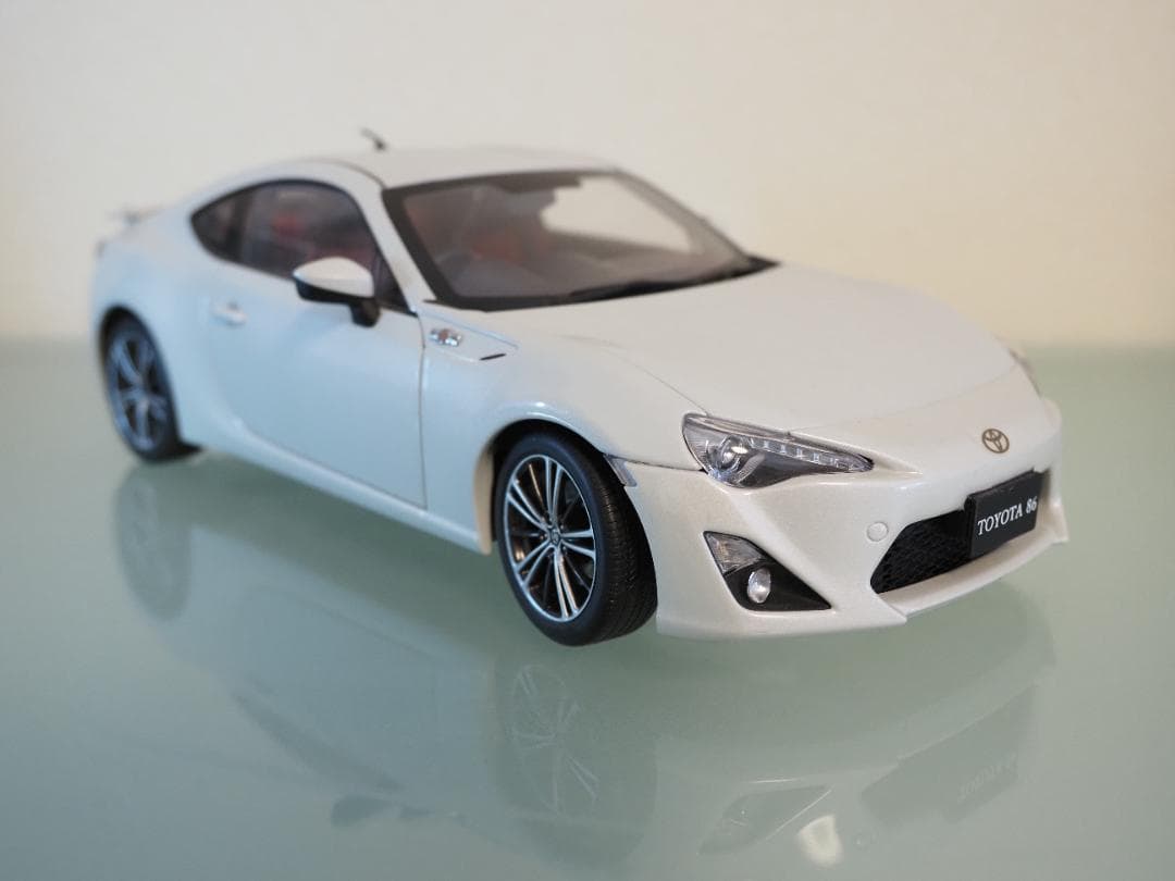 AUTOart 1/18 トヨタ 86 GTリミテッド（ホワイトパール）