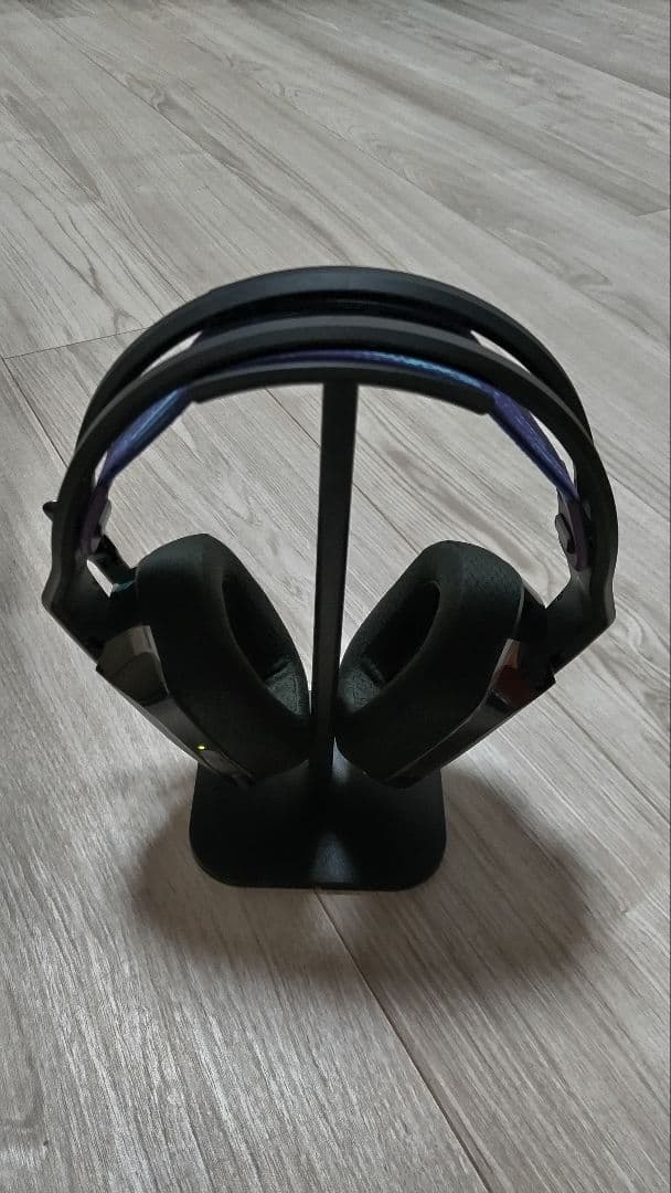 Logicool　G535 ワイヤレスゲーミングヘッドセット