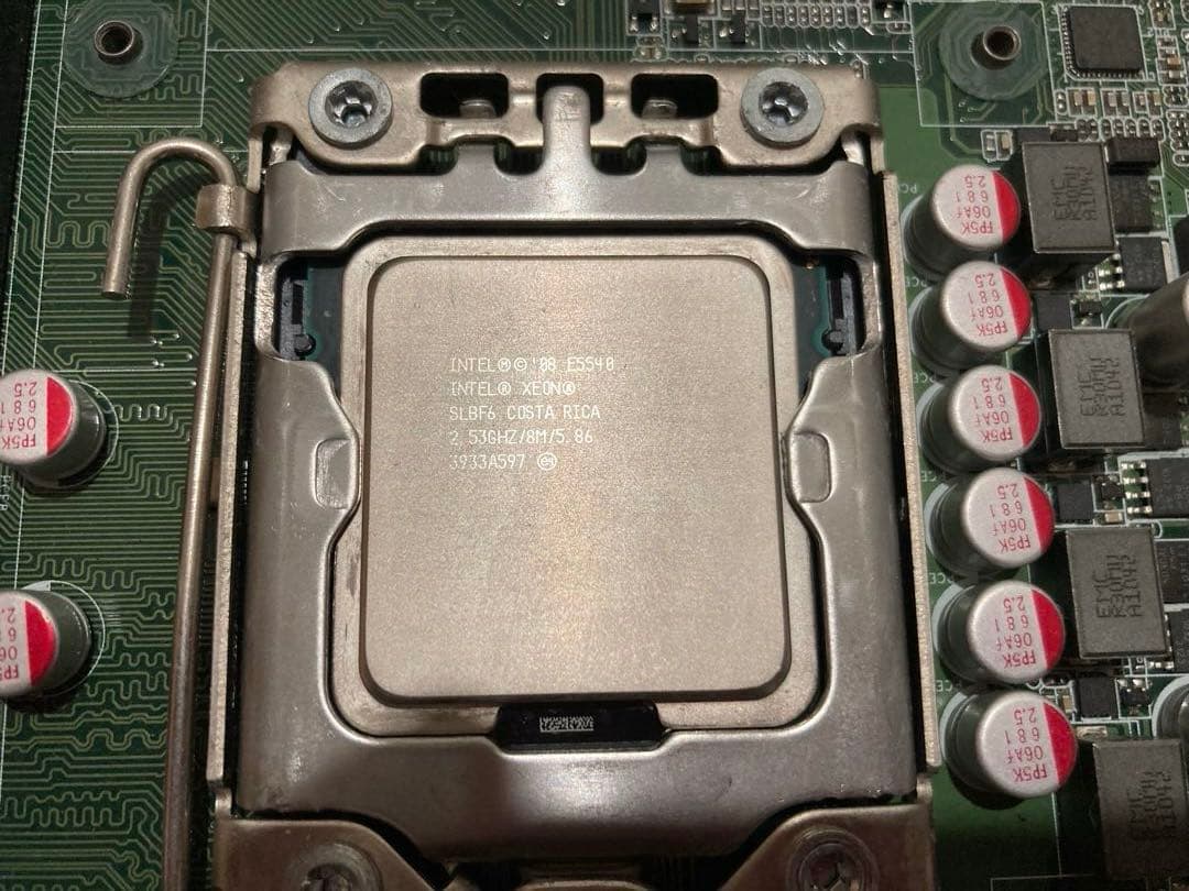 ASUS製デュアルCPUマザーボード＋Xeonクアッドコア×2セット