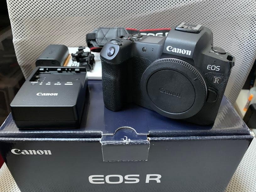 Canon EOS R デジタル一眼レフ 本体
