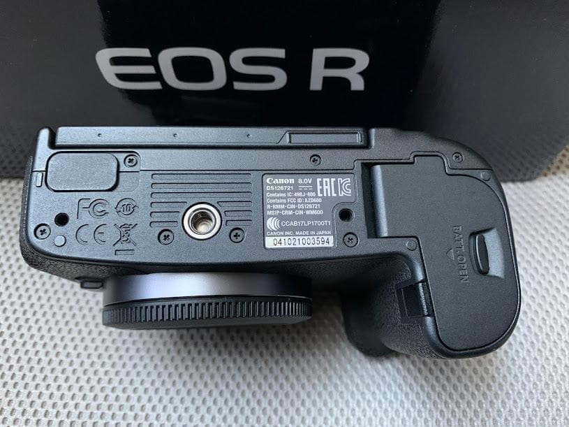 Canon EOS R デジタル一眼レフ 本体