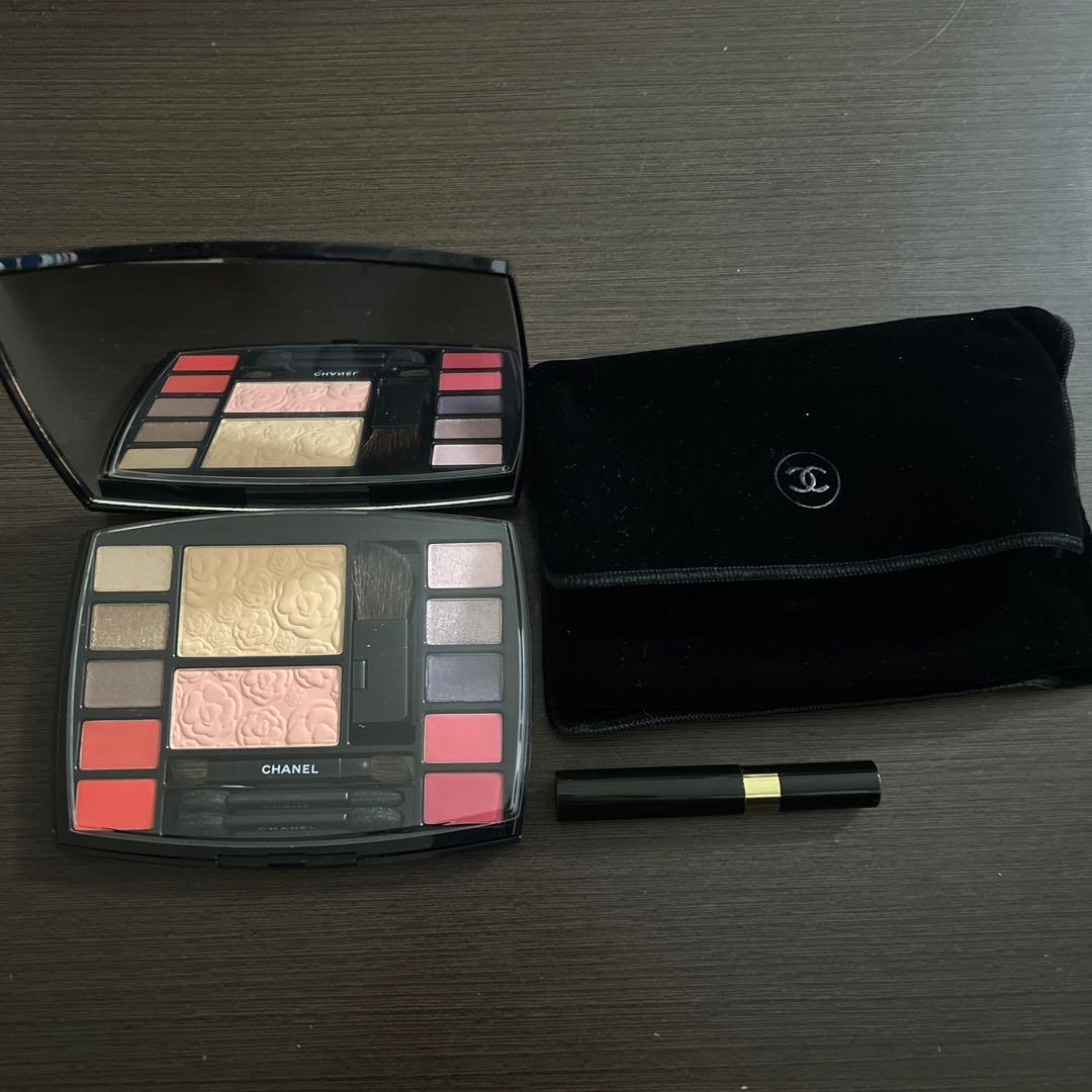 CHANEL アイシャドウパレット ベルベットポーチ＆マスカラ付き