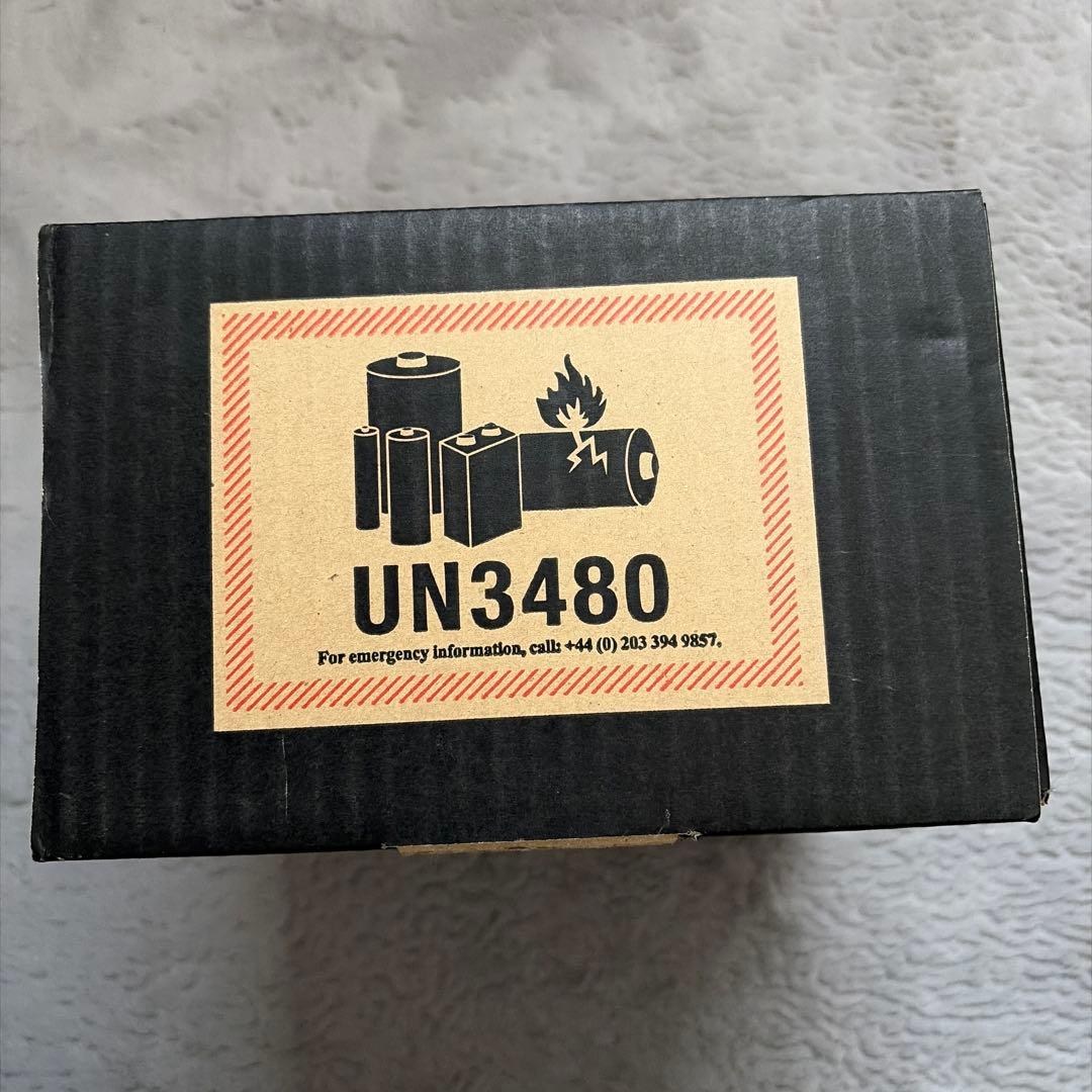 未使用！Dyson Digital Slim (SV18) バッテリー＋充電器