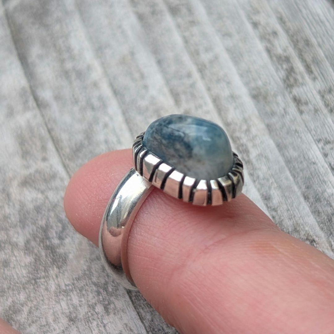 Full-Moon様　ハンドメイドの糸魚川翡翠リング　入りコン沢