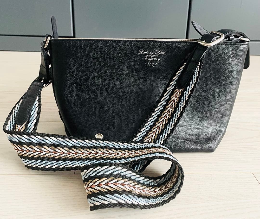 ADMJイタリアンレザー クロスボディーバッグ