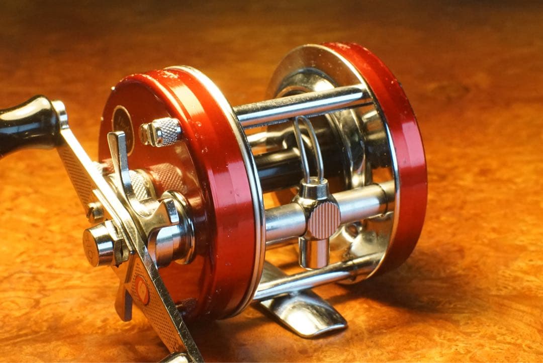 ABU アンバサダー 5500 メンテ済 フレーム修正済 チェリーレッド