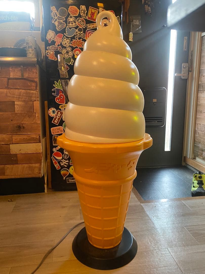 加*士様 TOMI アイスクリーム型ライト