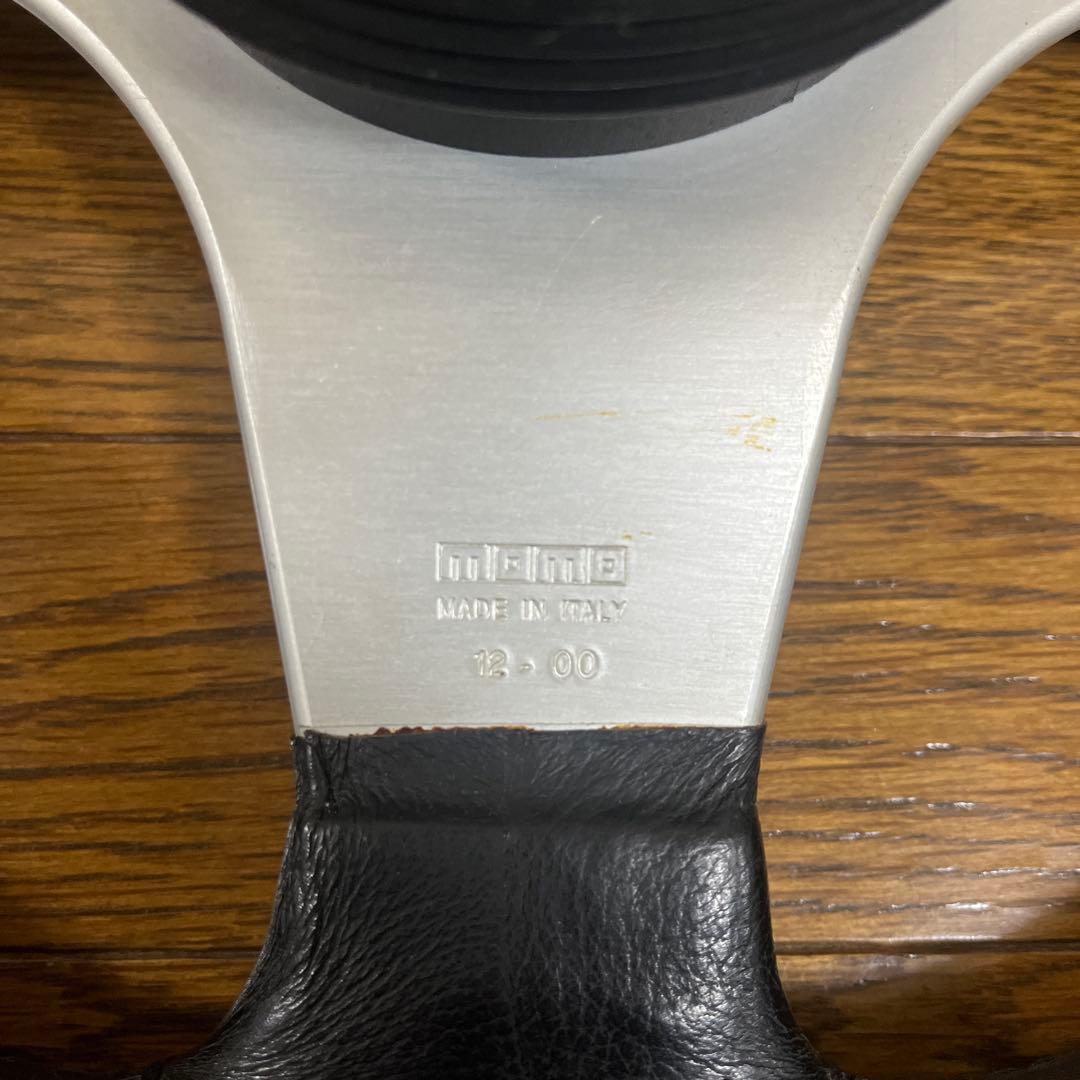 ヒガシMOMO ステアリングホイール 3スポーク 黒