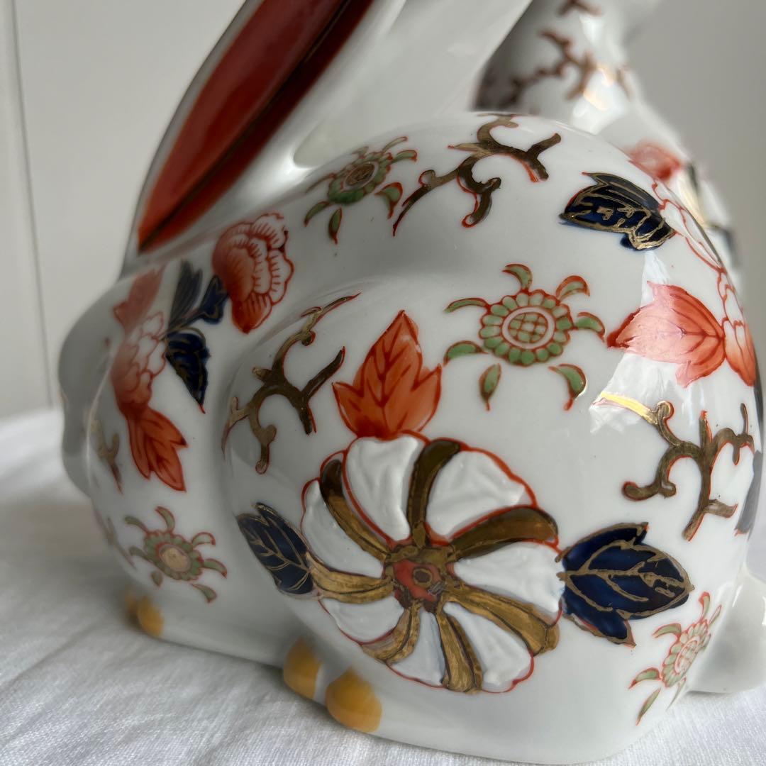 まみ　伊万里　磁器製　ねこ　置物　猫　縁起物　座り猫　陶磁器