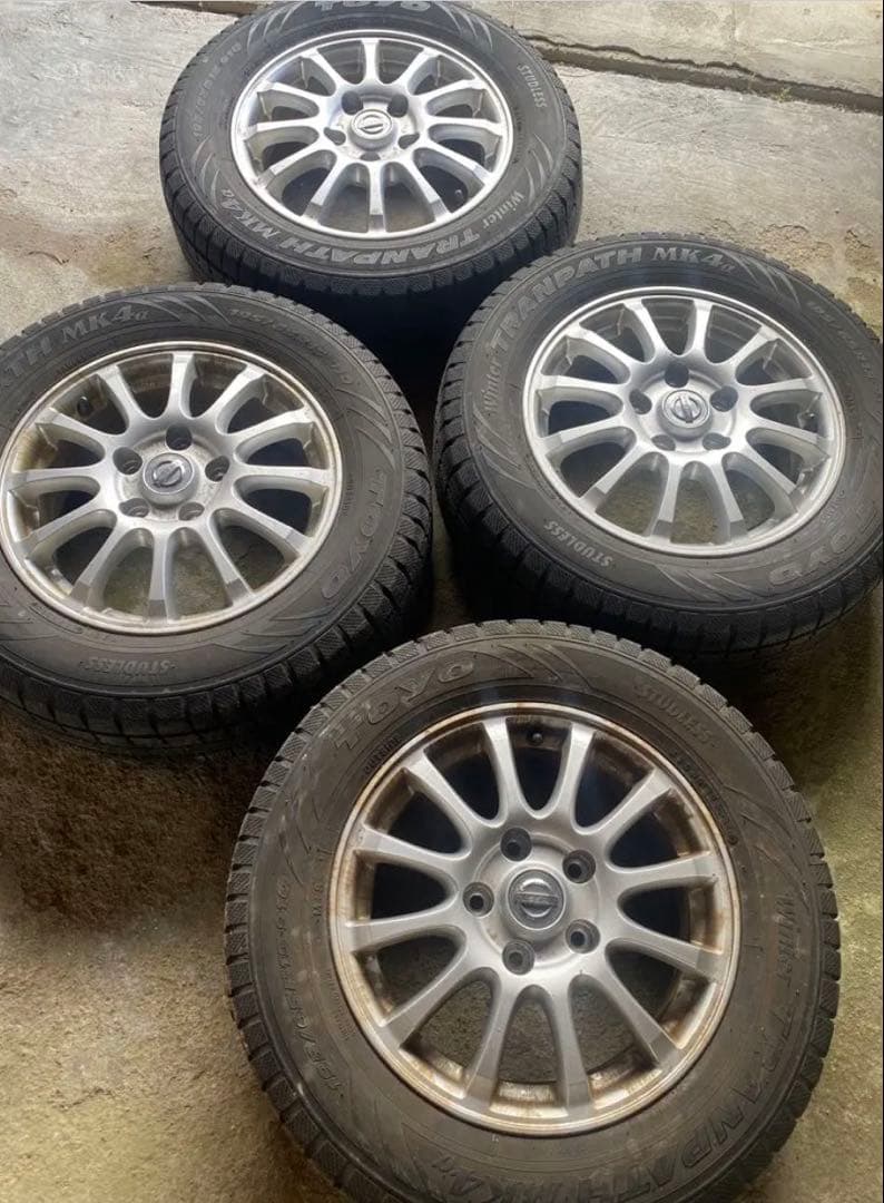 セレナ C27 スタッドレス　タイヤ、ホイール2個　②