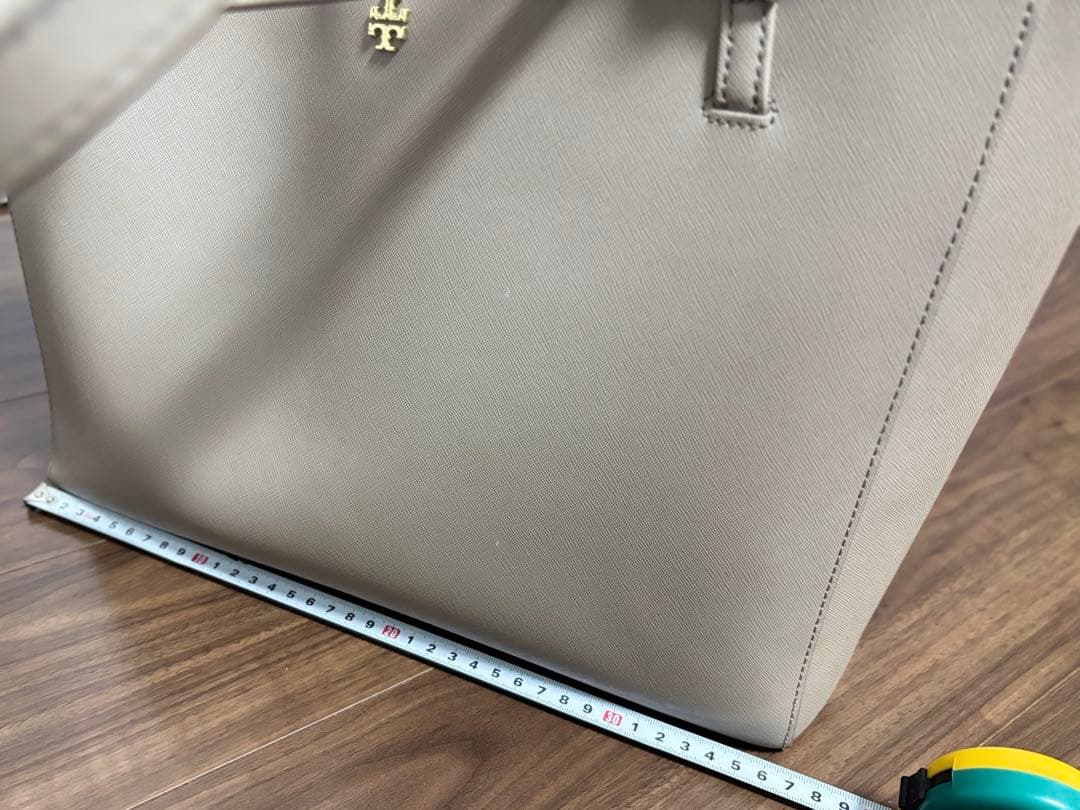 トリーバーチ　ベージュ 合成皮革 トートバッグ 大容量