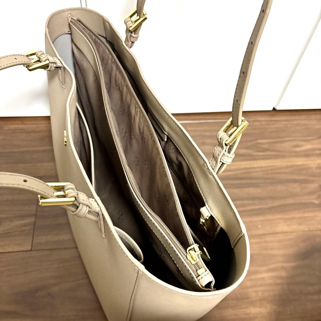 トリーバーチ　ベージュ 合成皮革 トートバッグ 大容量