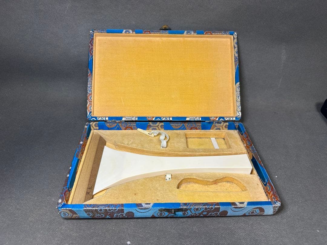 極上　高級　津軽三味線　撥　バチ　天然素材　和楽器　民謡　アンティーク　細密細工